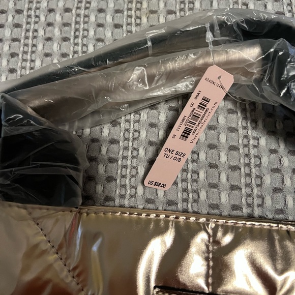 NWT Victoria’s Secret Gold Bag! - Picture 3 of 6